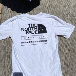 NORTH FACE TEE